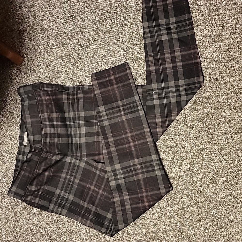 Maurice's Skinny Pants Black, gray,red plaid.